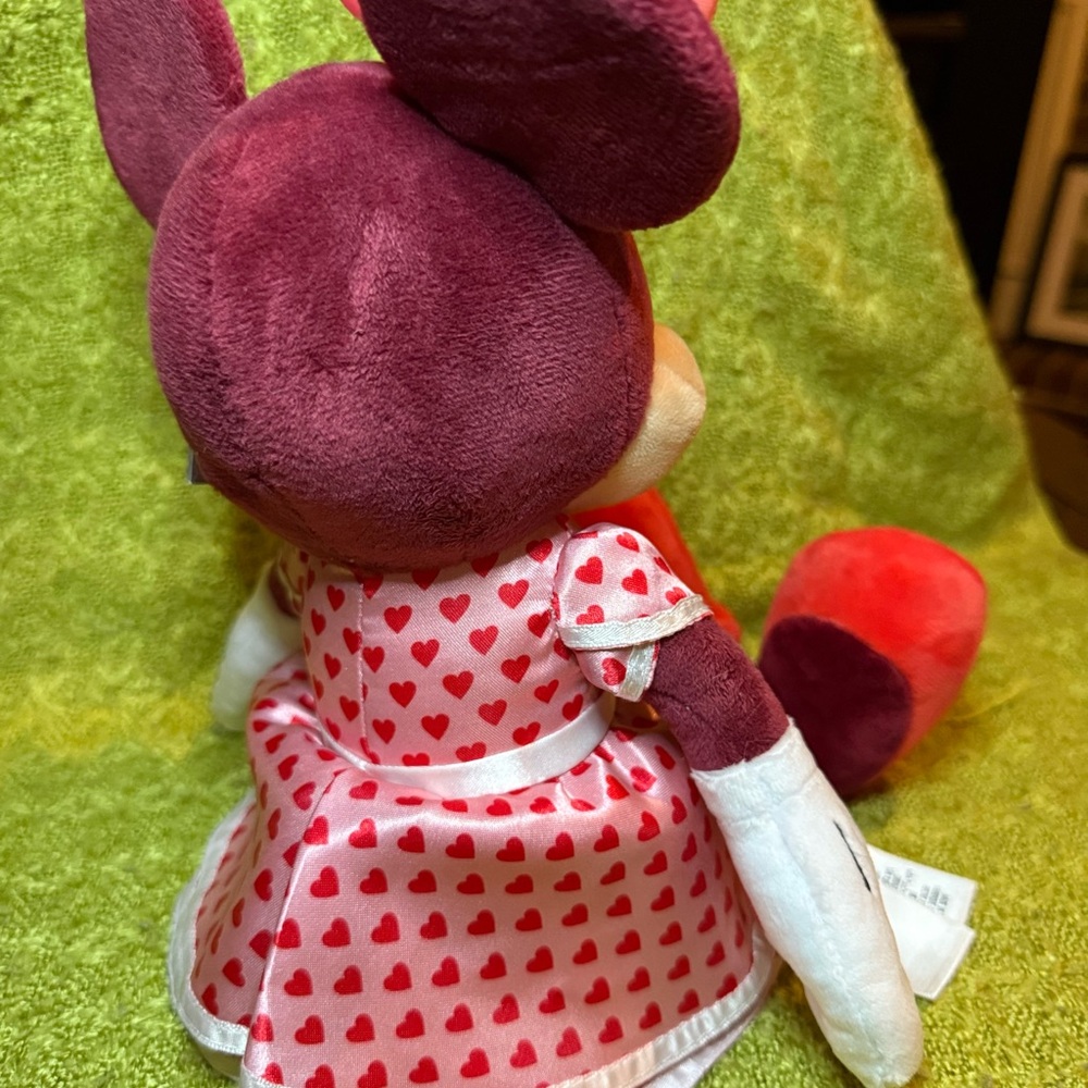 🔥 Fire Sale 🔥
Disney Minnie Mouse 2024 Limited Edition Plush 14” - Picture 6 of 7